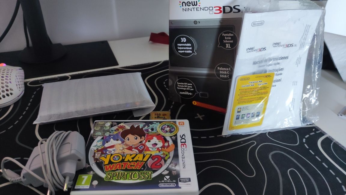 New Nintendo 3DS XL Na Caixa (+2000 jogos)+ Manuais + Carregador + Jog
