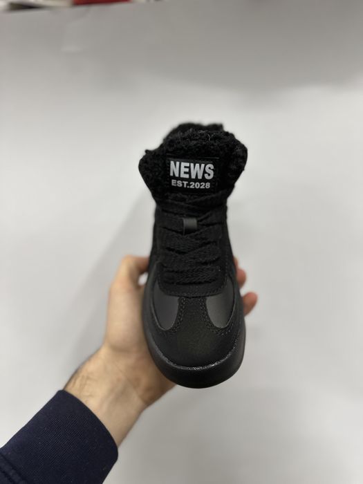 Черевики зимові на овчині 26-32, чорні ботинки на зиму дитячі сапожки