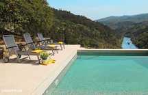 Moradia T3 com piscinas e vista de rio Douro