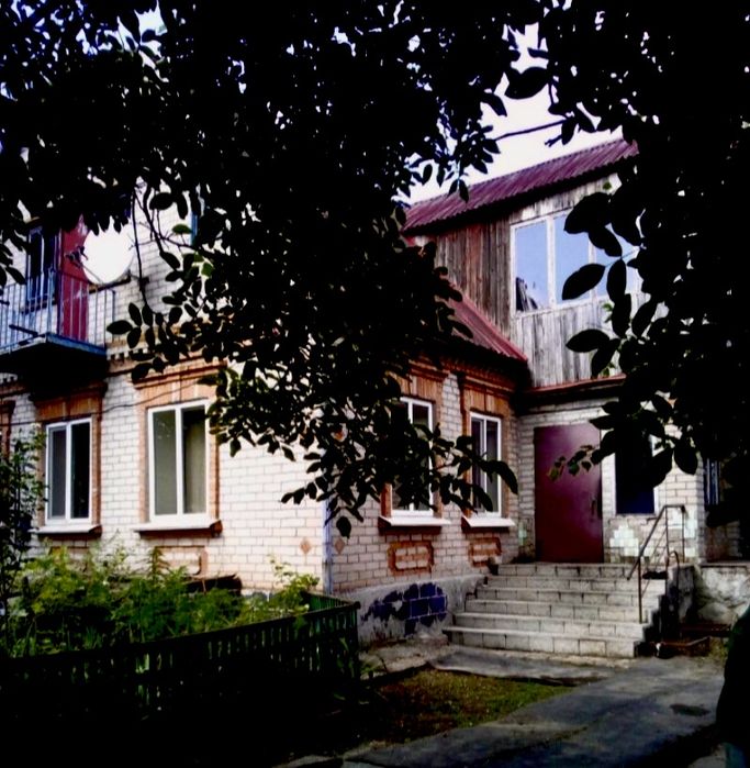 Продается дом. С хозяйством и всем что есть в доме и техникой во дворе