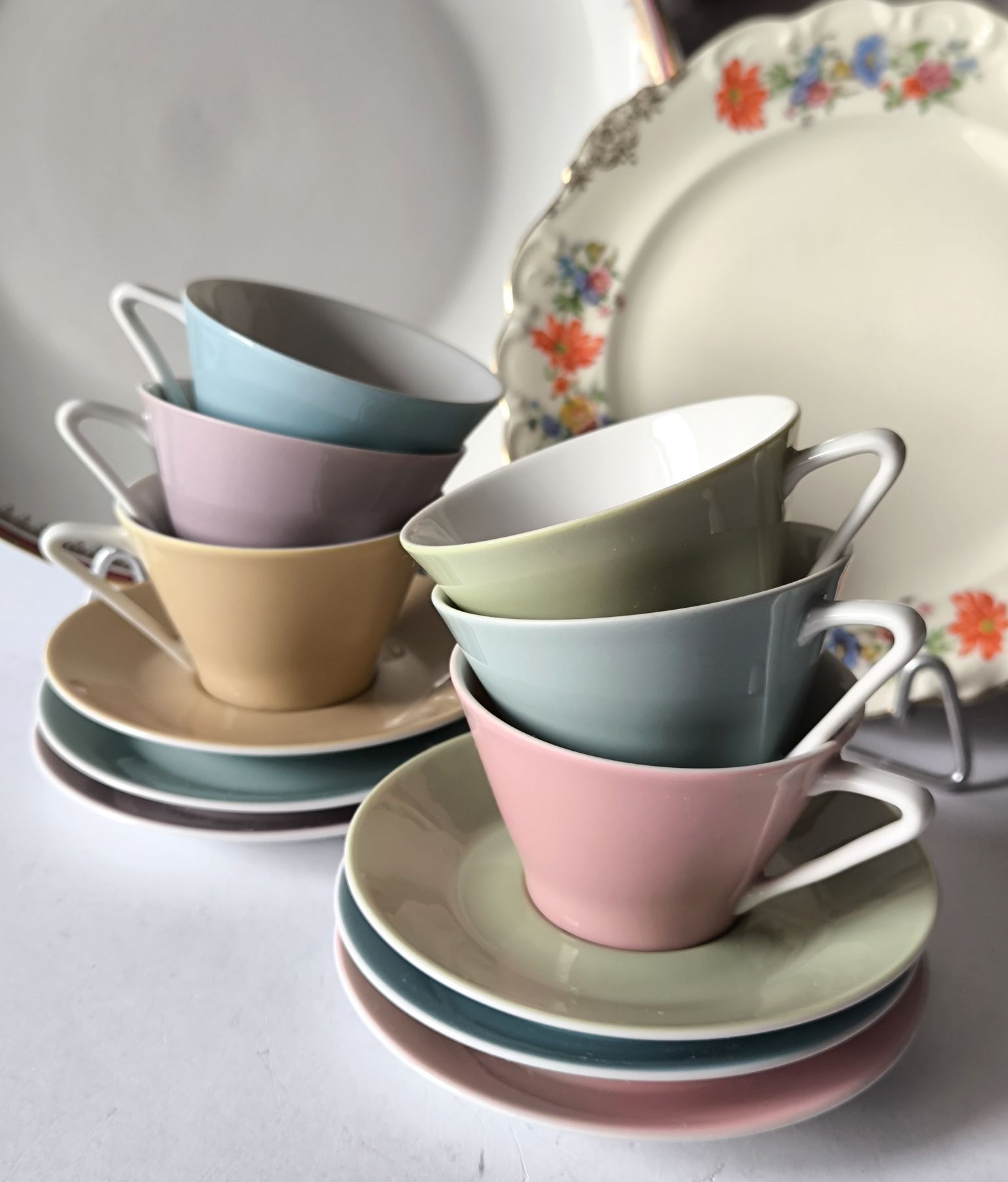 Filiżanki kolorowe 6 sztuk piękna stara porcelana