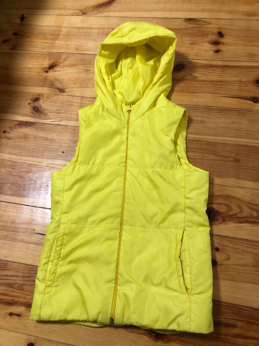 Продам жилетку дівчачу