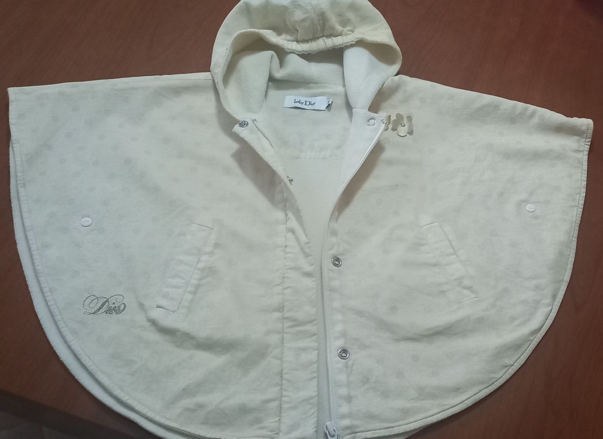 Capa de bebé/ poncho/ Dior