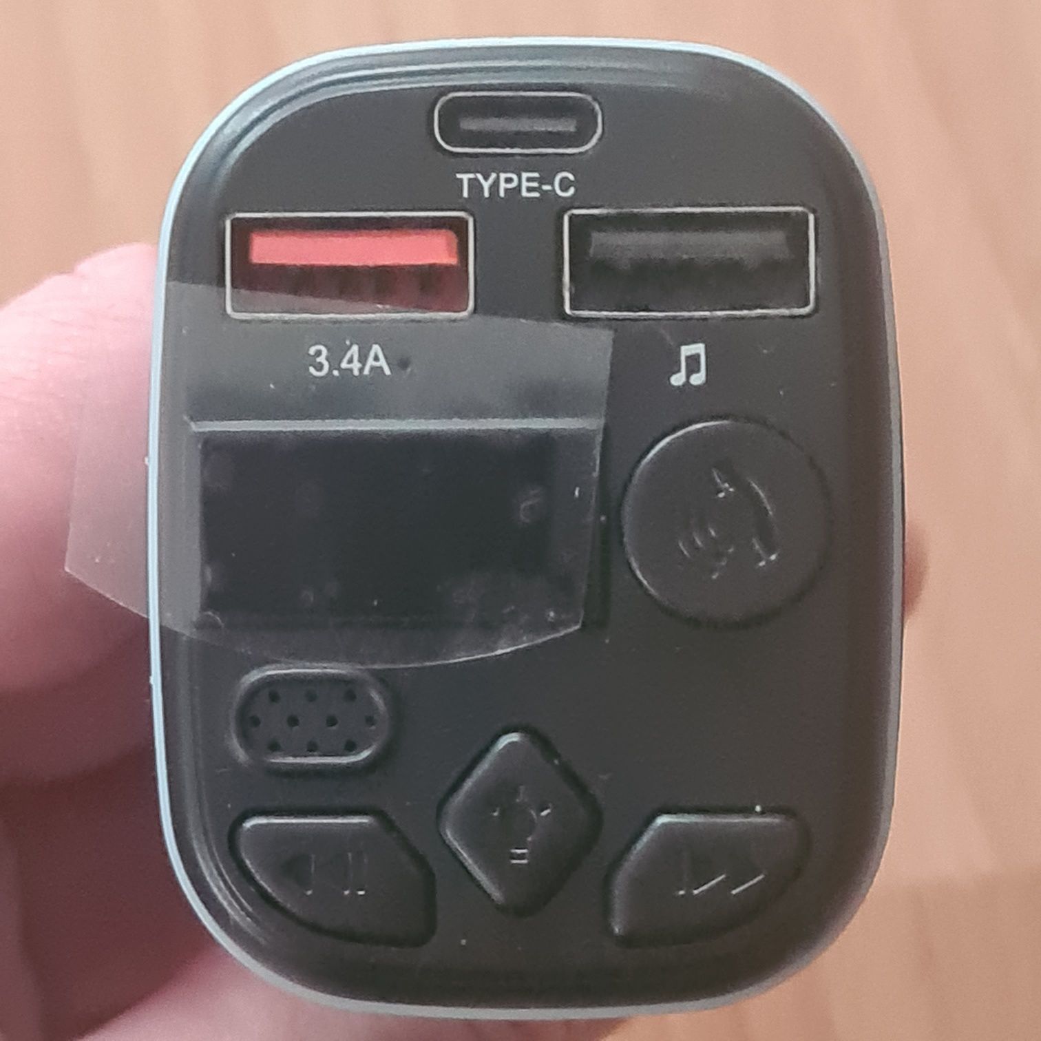 Transmiter C4 samochodowy bluetooth z ładowarką QC3.0 PD20 oraz USB-C
