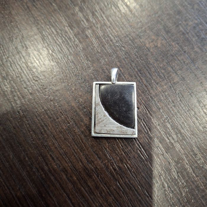 Zawieszka/wisiorek z meteorytem,certyfikat, p.925 srebro ce