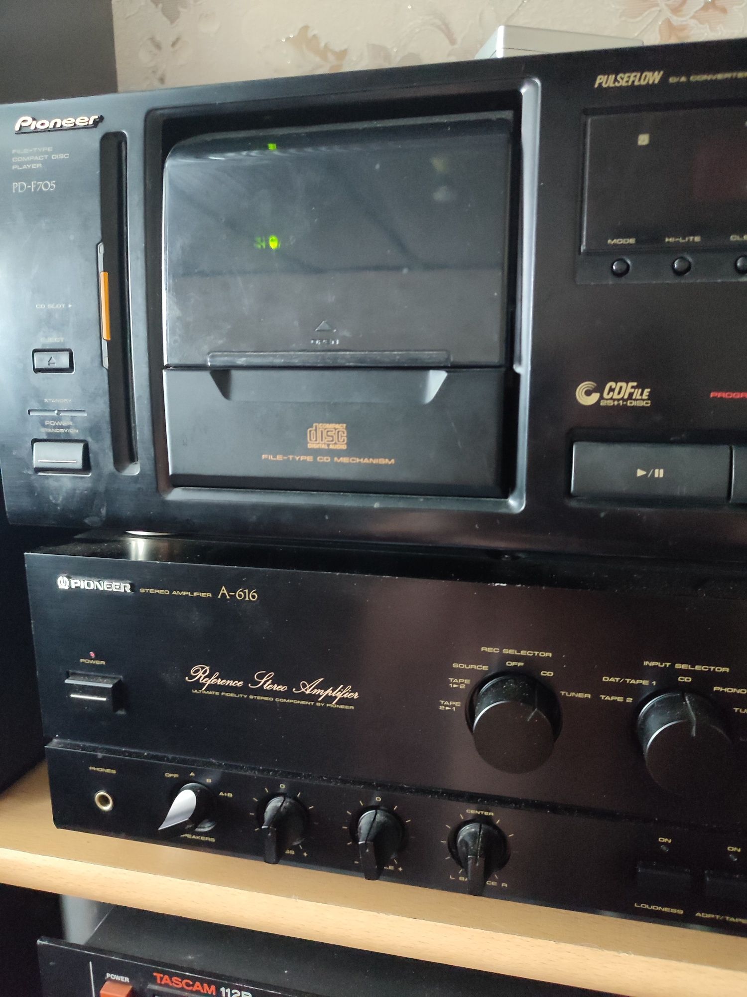 Cd-плеер pioneer РD-F705.