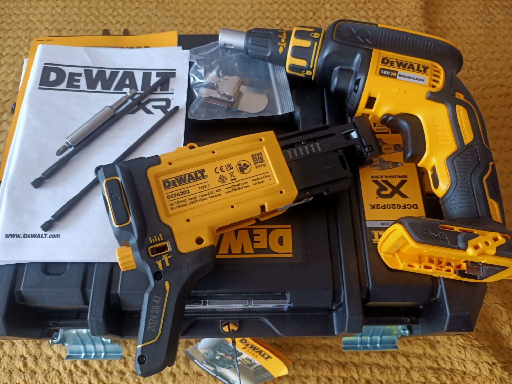 Nowa  oryginalna wkrętarka taśmowa DeWalt dcf620+magazynek