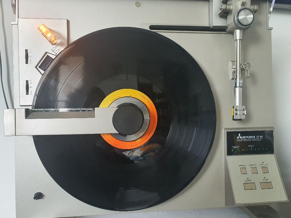 Unikalny gramofon Mitsubishi LT 5 V