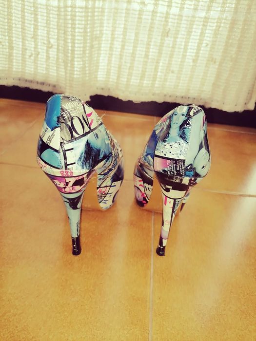 Sapato de tacão alto
