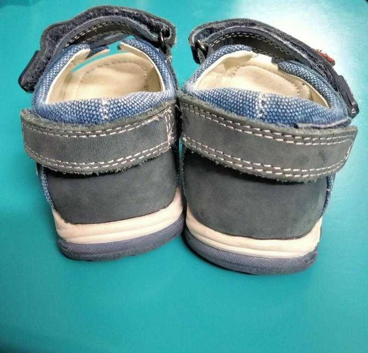 Кожаные детские сандалии (босоножки) B.L.O.X Голландия  21 размер