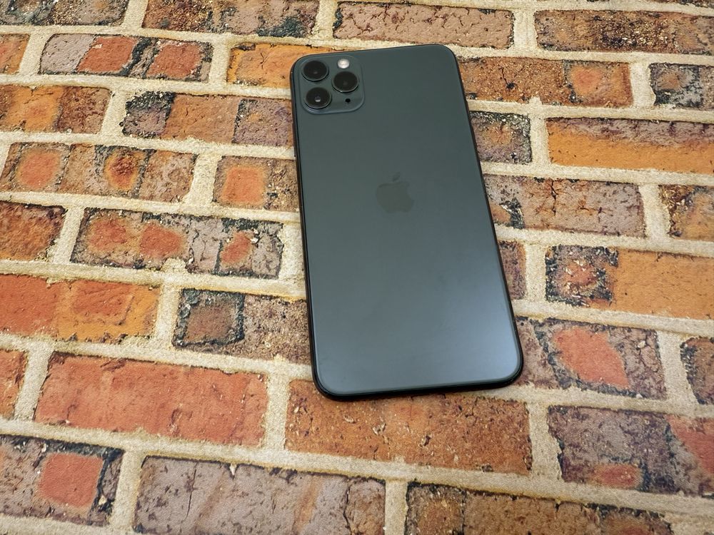 Iphone 11 Pro Max 64gb neverlock Midnight Green 240$