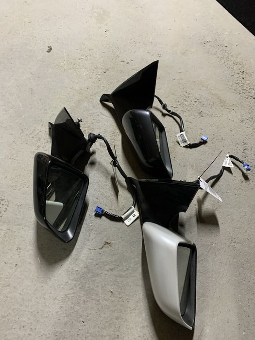Ліве дзеркало заднього виду tesla model Y