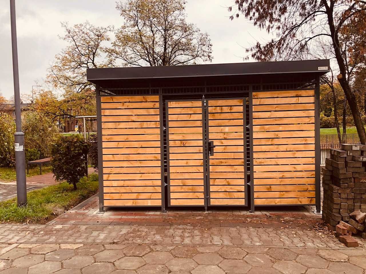 WIATA ŚMIETNIKOWA ,rowerownia ,palarnia DREWNOPODOBNA obudowa