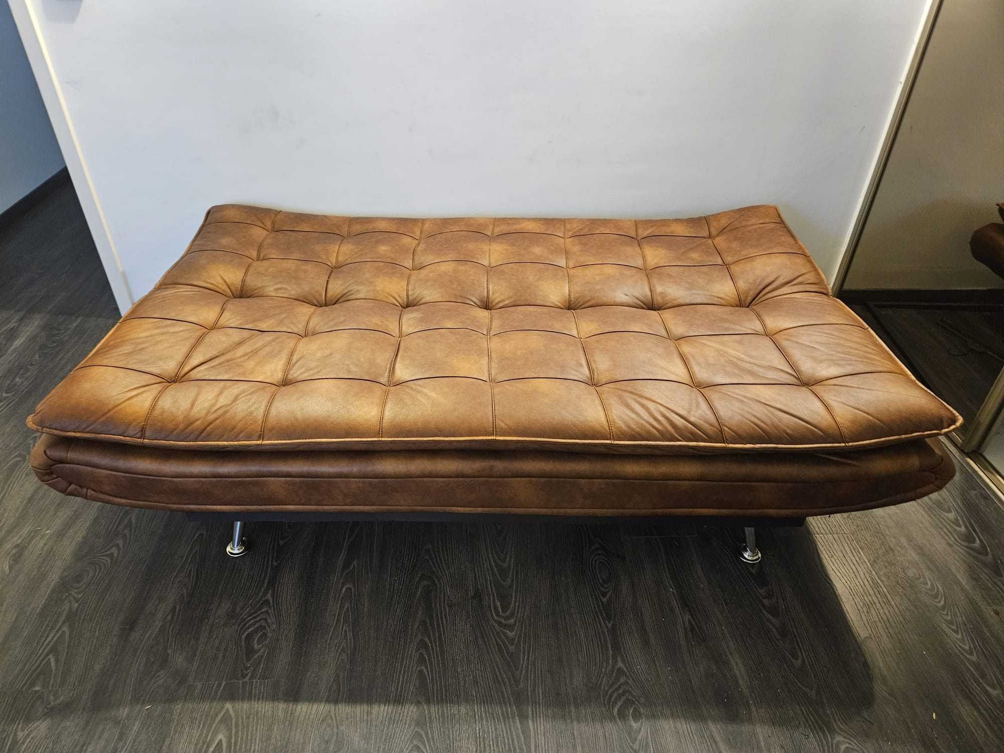 Sofá cama  3 lugares castanho vintage