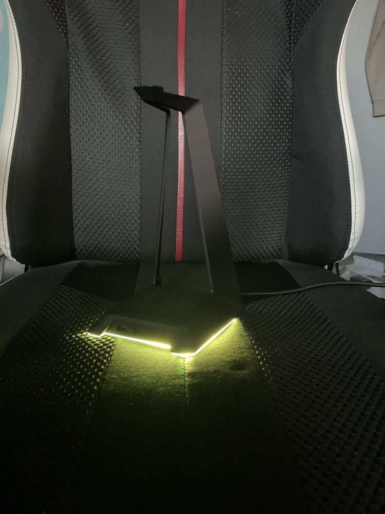 Stojak na słuchawki Razer Base Station Chroma