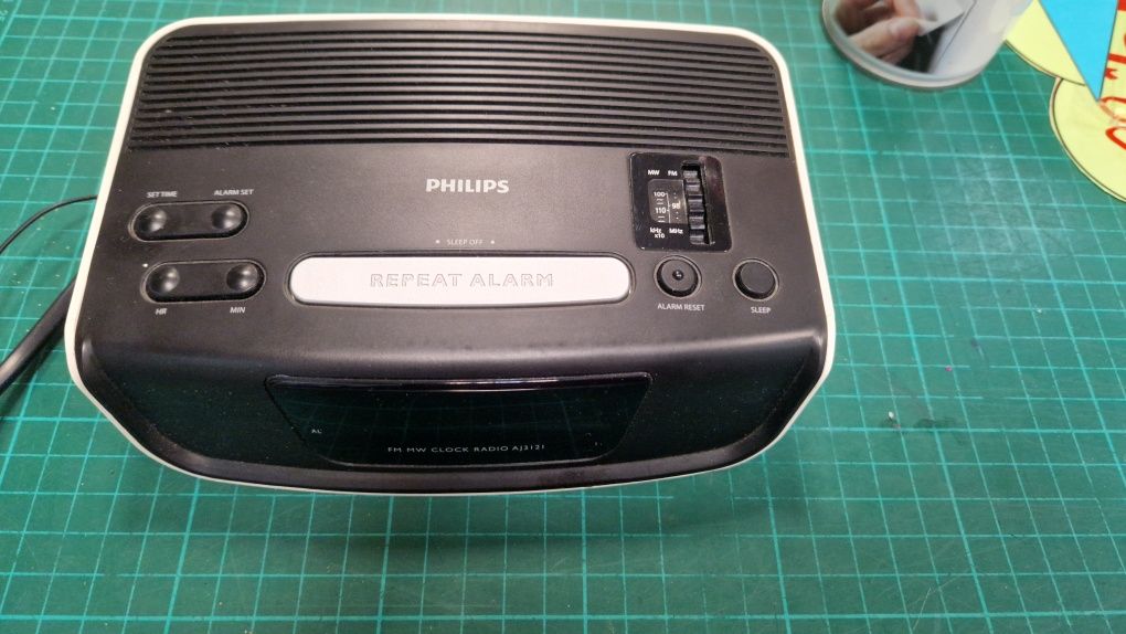Radiobudzik Philips AJ3121
