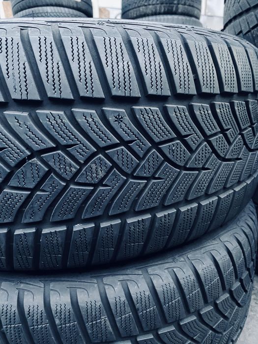 255 45 20 GoodYear Perfomance 80%
