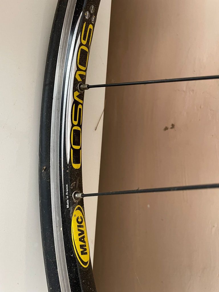 Opona z felgą do roweru 28" Mavic