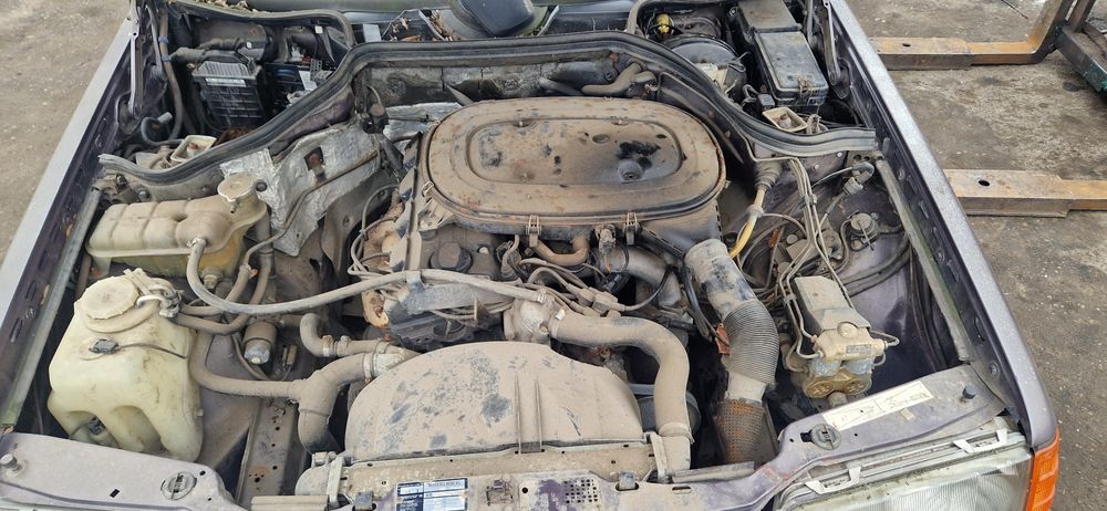 Części W124 2.3B Automat Silnik Drzwi Szyba Skrzynia Deska Lampa Boczk