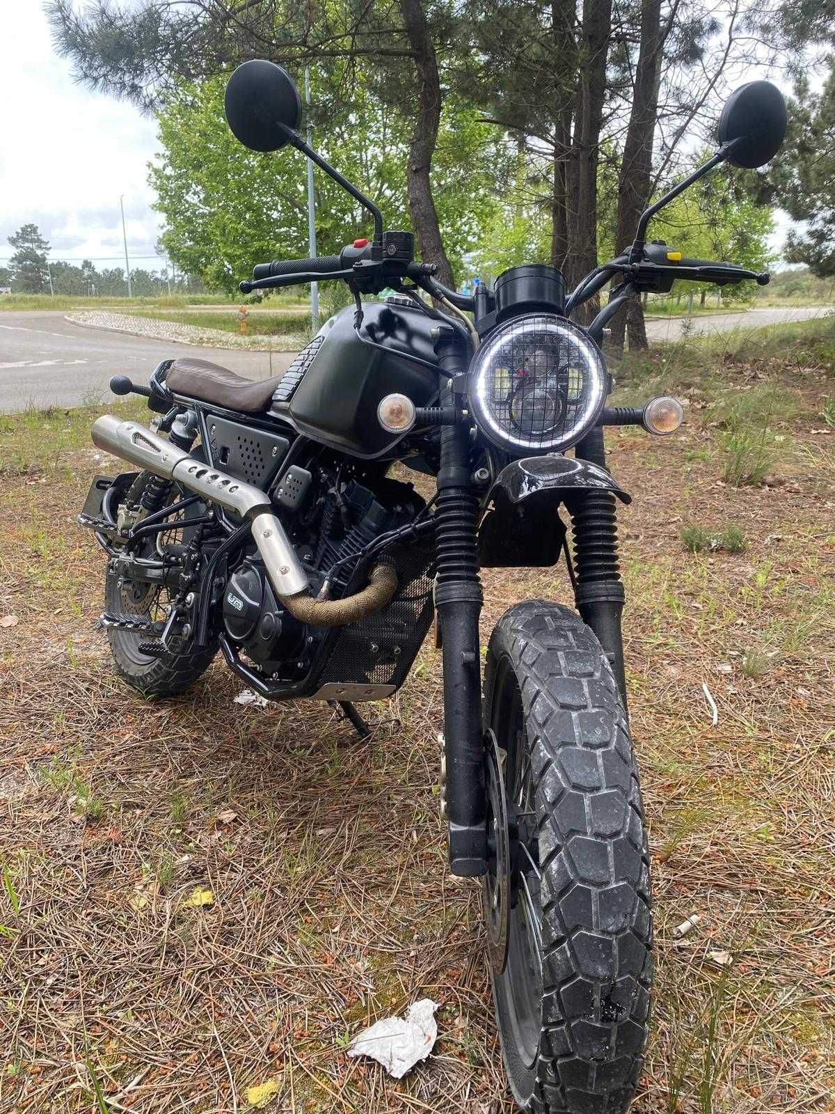 UM SCRAMBLER 125cc 2021