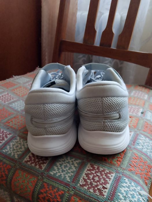 Кросівки чоловічі Nike Revolution