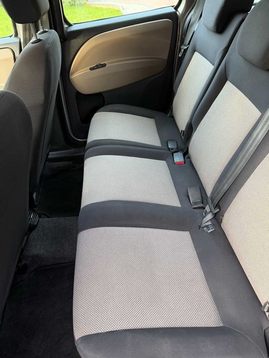 OPEL COMBO 2012 7-osobowy stan bardzo dobry