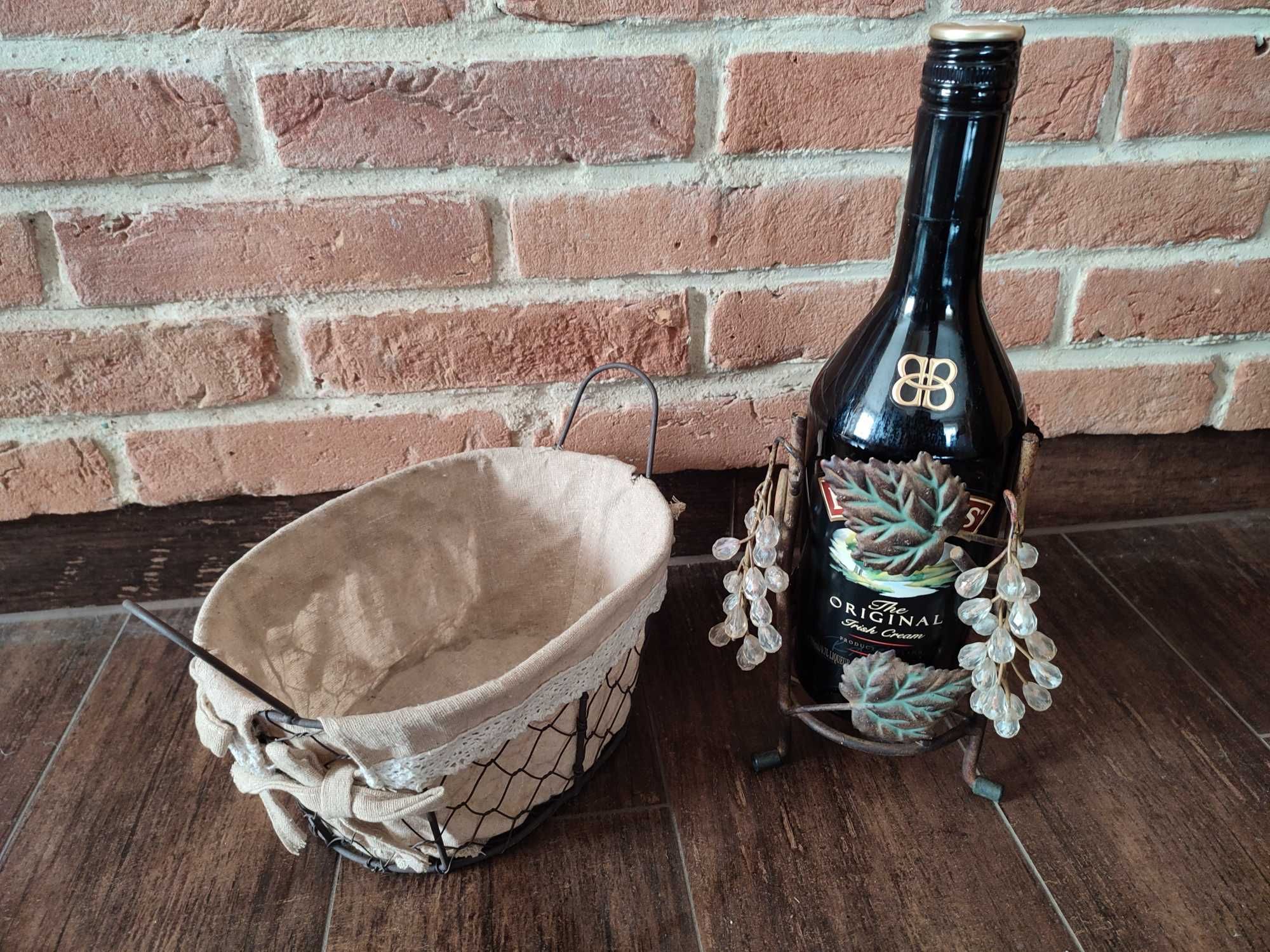 Komplet: ozdobny stojak na wino i koszyczek
