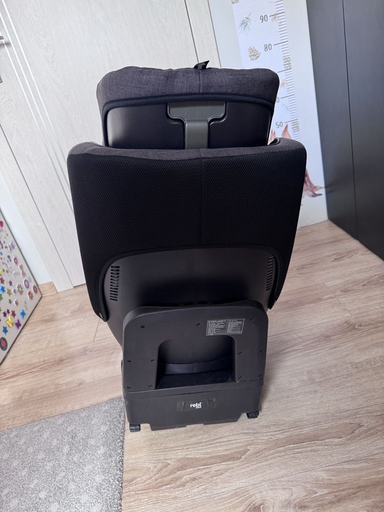 Nietuzinkowy fotelik obrotowy 360 Nuna Rebl Plus BDB stan  0-18 kg