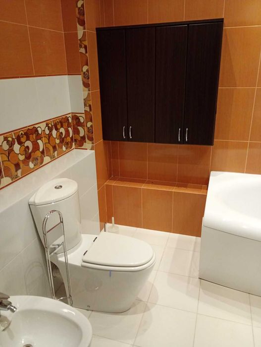 Оренда. вул. Сахарова, 80-А Новобуд Ближній центр Трирівнева. Паркінг!