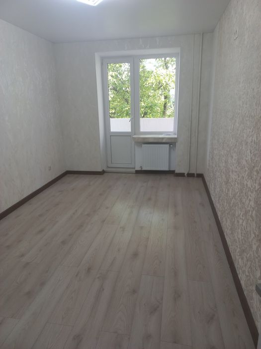 Продам 3-х кімн.-студіо в р-ні стомат.полікл.