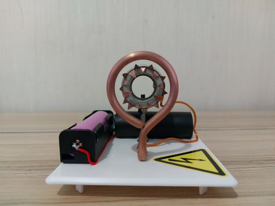 Йонний плазмовий двигун, вітер, науковий реквізит, експеримент