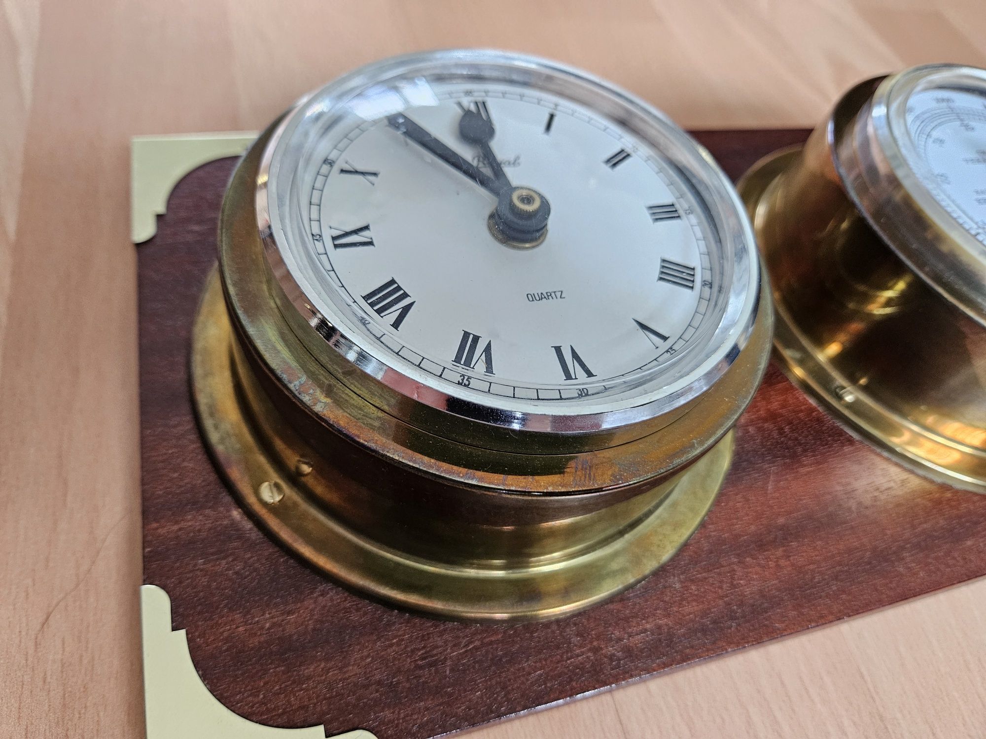 Zegar okrętowy barometr Royal na desce