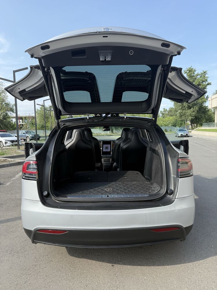 Продам Tesla X 100