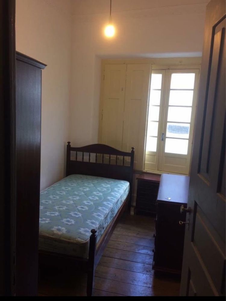 Quarto solteiro em alges