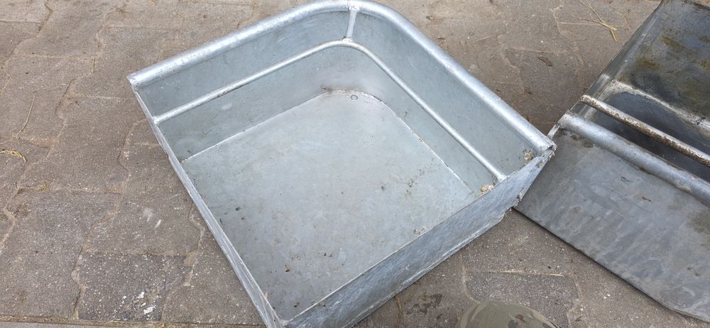 Żłób dla koni zwierząt