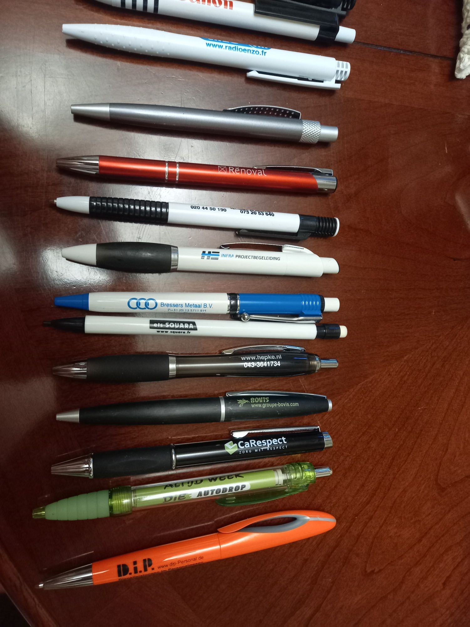 Канцелярія.Нові Ручки.Шарикові ручки.Ручки Стілуси..