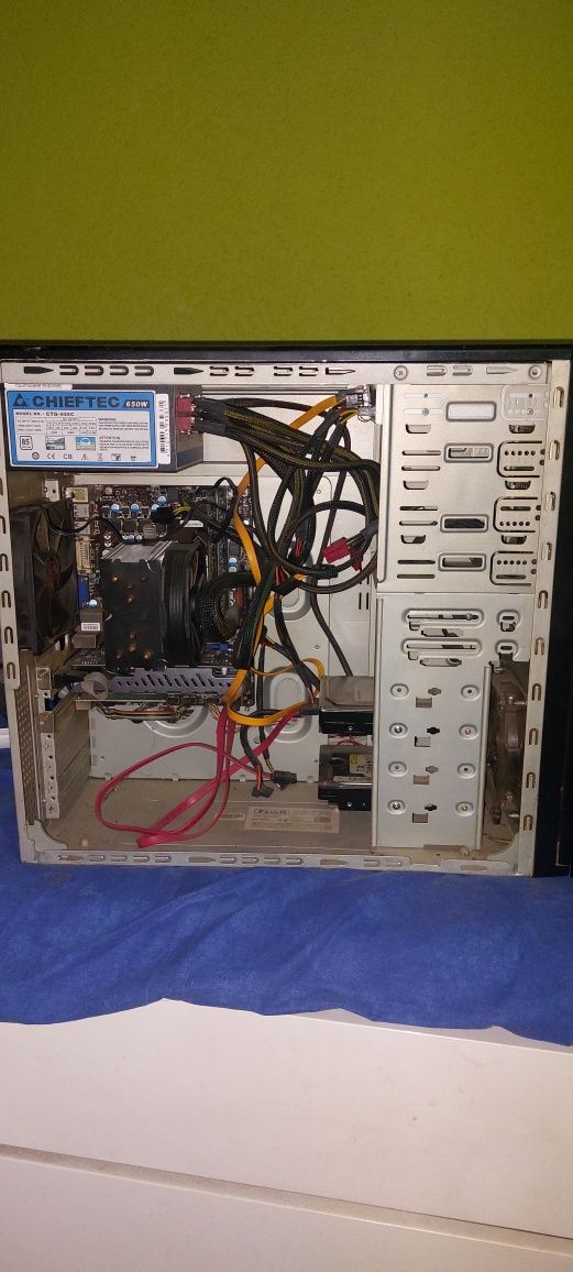 Komputer stacjonarny i5-2300, 2.80GHz, gtx 750 4GB, 8GB RAM, dysk 820G