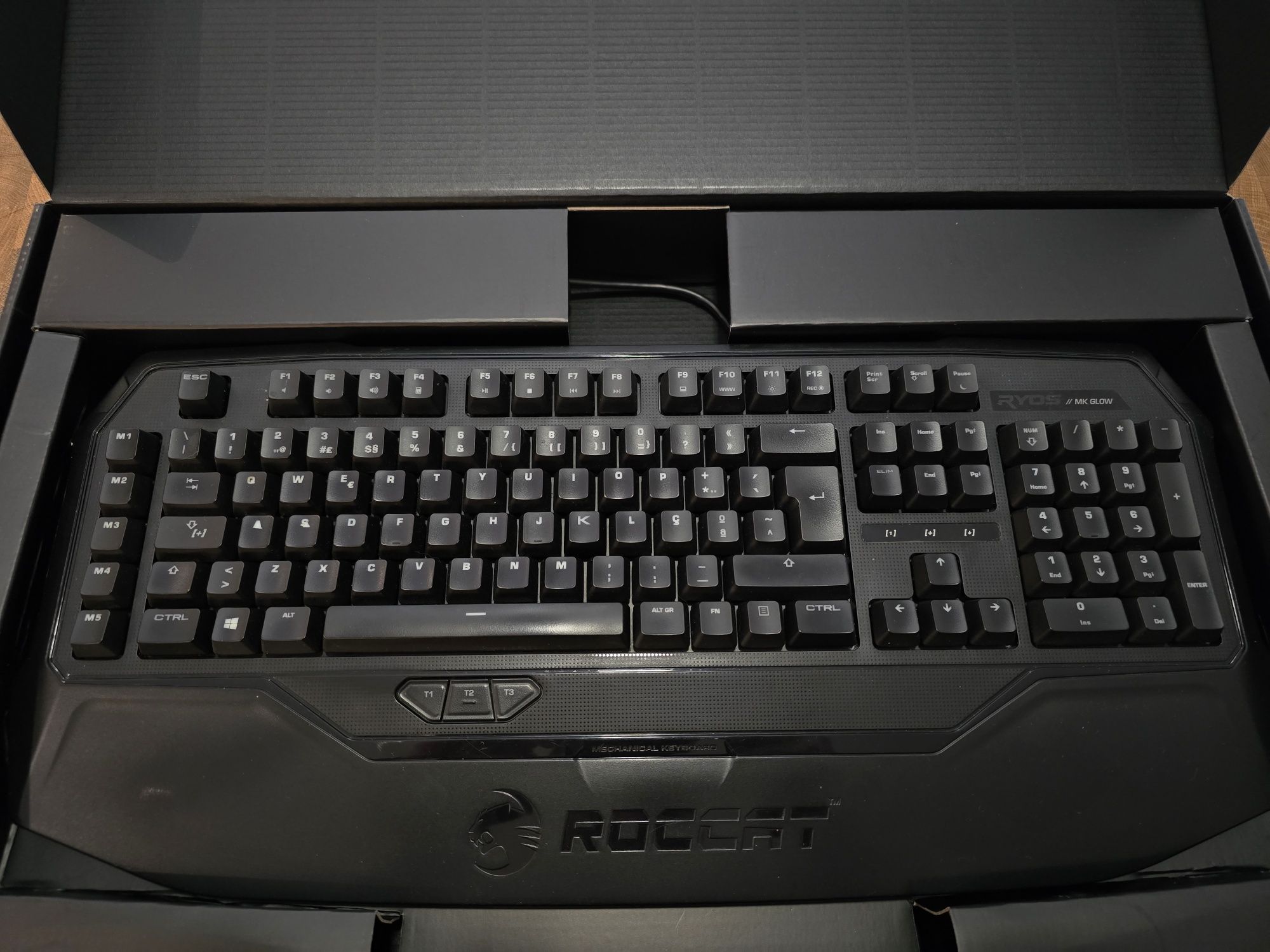 2 teclados mecânicos Corsair K70 e Roccat Ryos (ler anúncio)