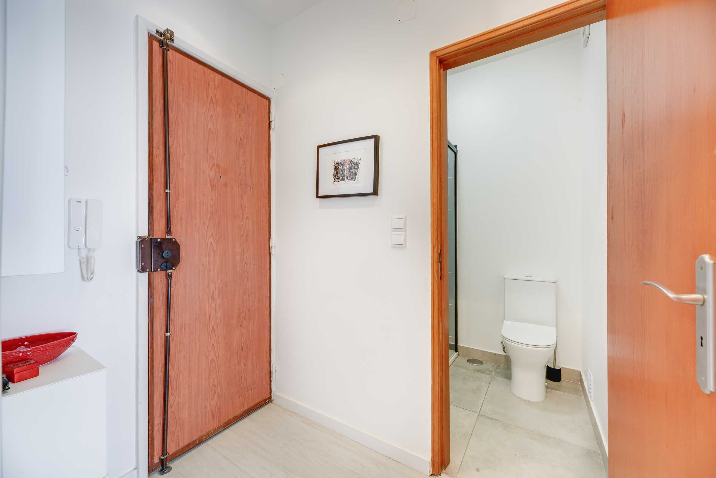 Apartamento T1 renovado - Sacavém