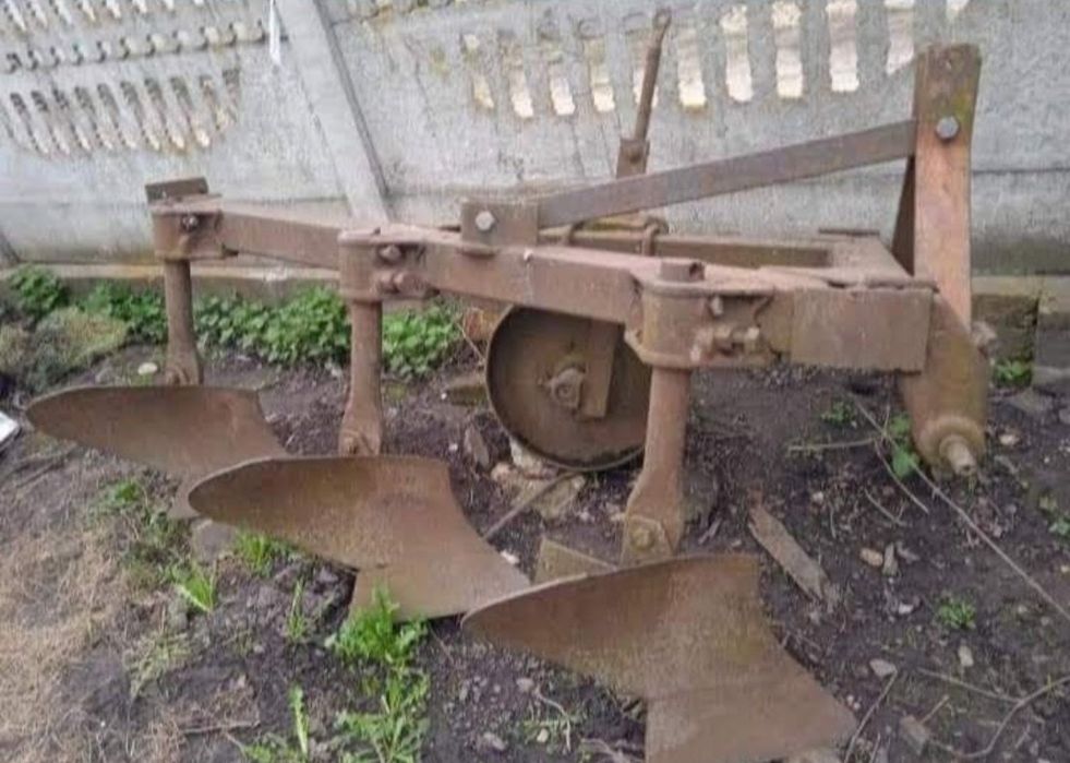 Продам плуг до ЮМЗ МТЗ-80 т-40