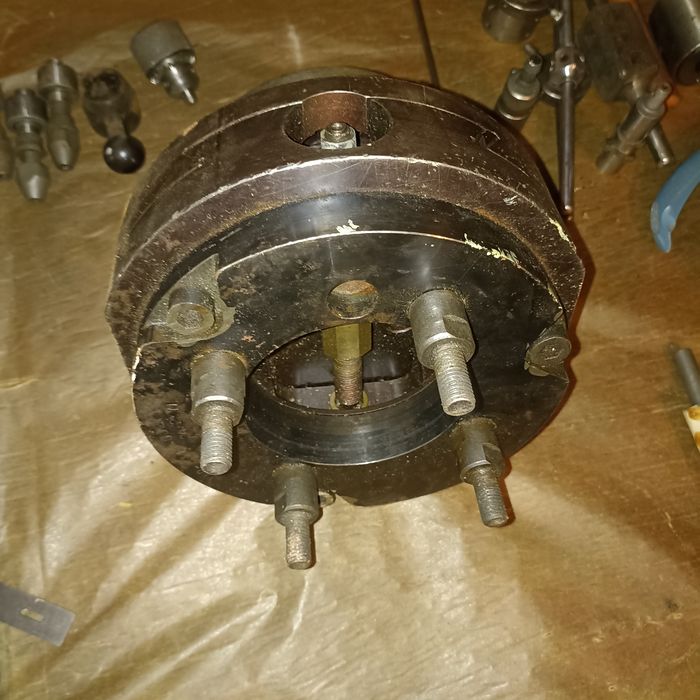 Патрон токарный с эксцентриком 160