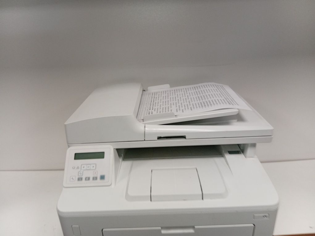 МФУ (принтер) HP LaserJet Pro M227sdn друкує ідеально в гарному стані