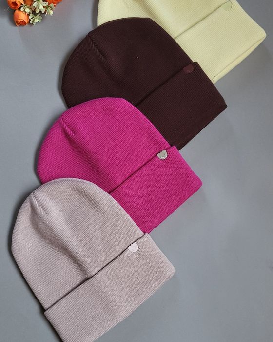 Жіноча трикотажна шапка 370 грн