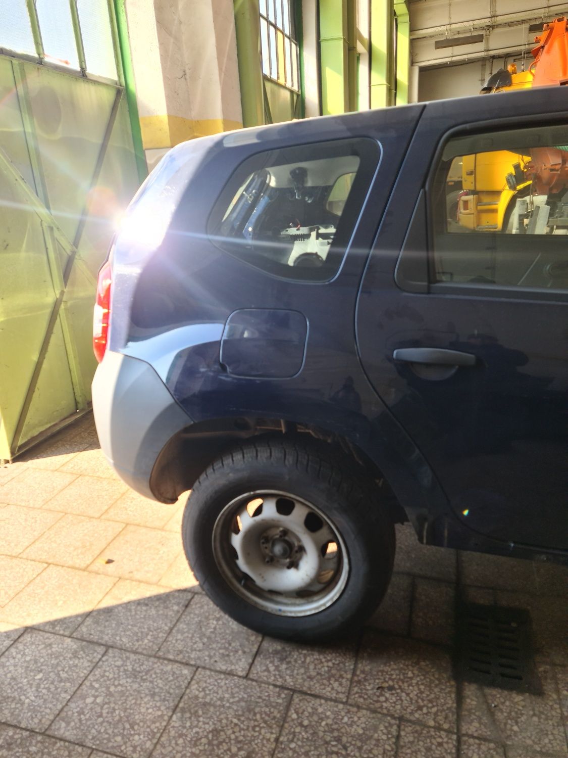 Błotnik ćwiartka prawy tył Dacia Duster II 2014r.