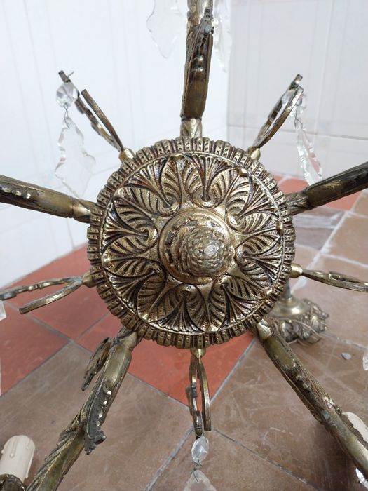 Candeeiro de tecto. Candelabro, lustre