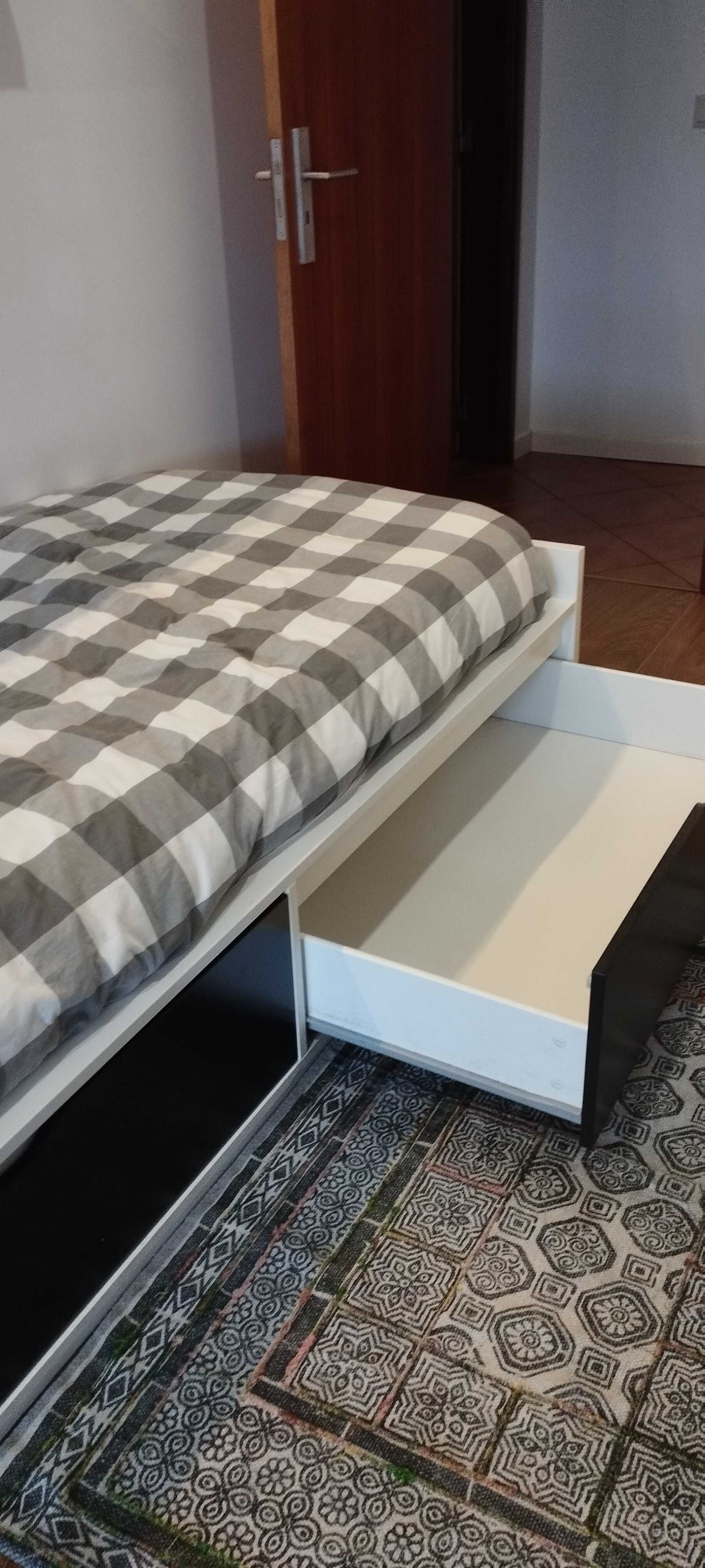Cama solteiro com duas gavetas, 90 x 200