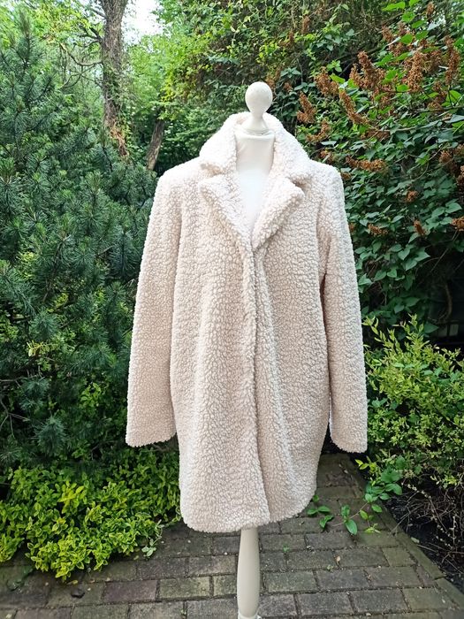 Beżowe kremowe futerko damskie 40 L Pieces puchate