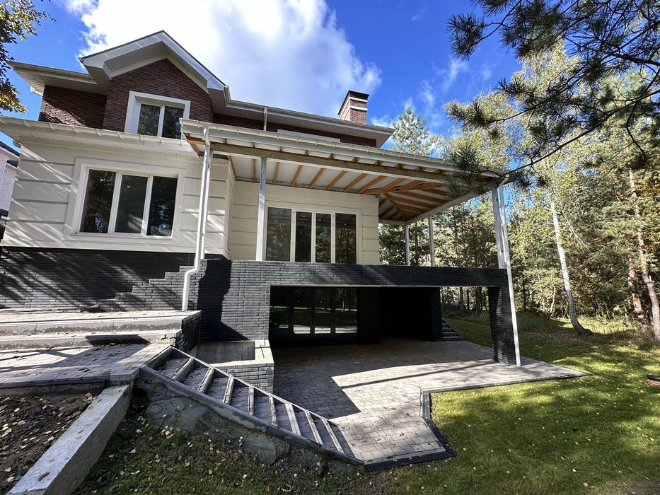 Продаж готового будинку 412 м2 під ремонт у КМ Green Hills (Київ 10км)