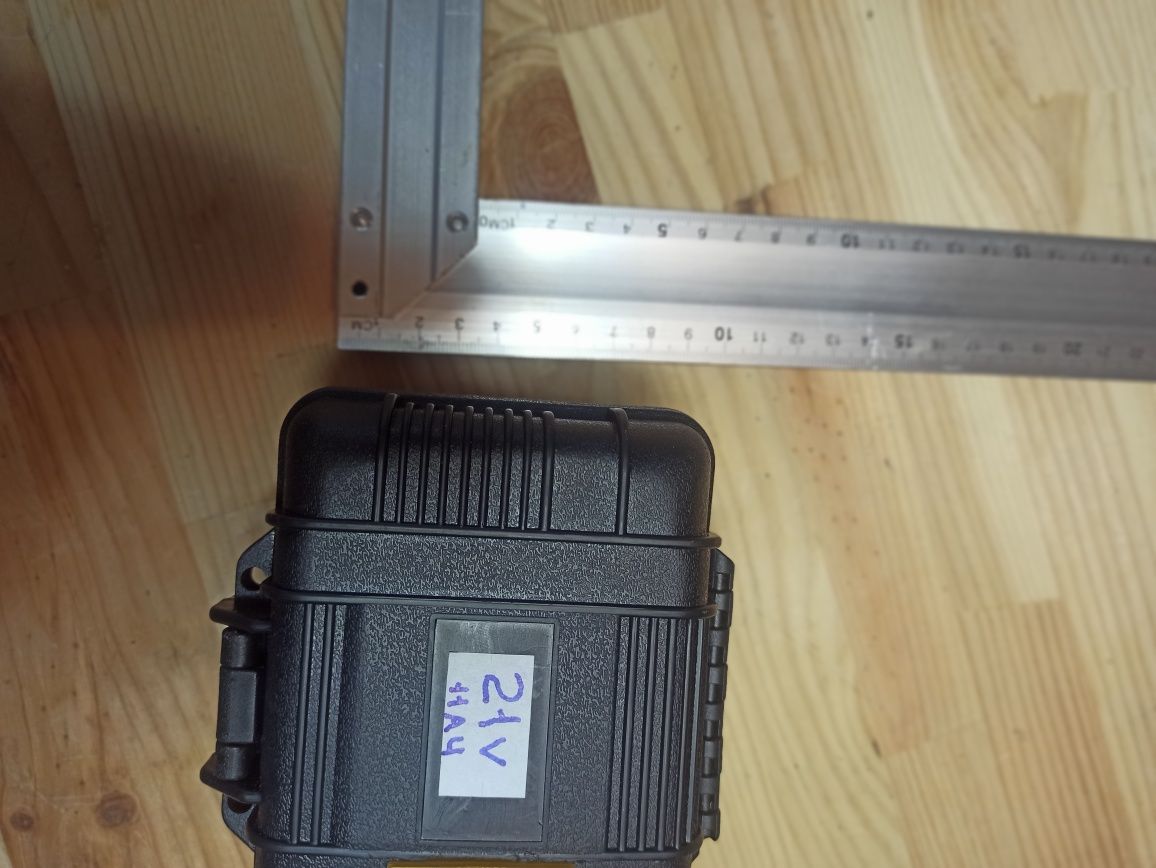Аккумулятор 21в 11ач Li 21700.