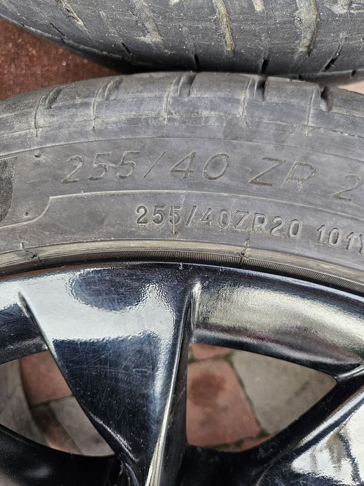 Диски з шинами до автомобіля Тесла R 20. Оригінал.
